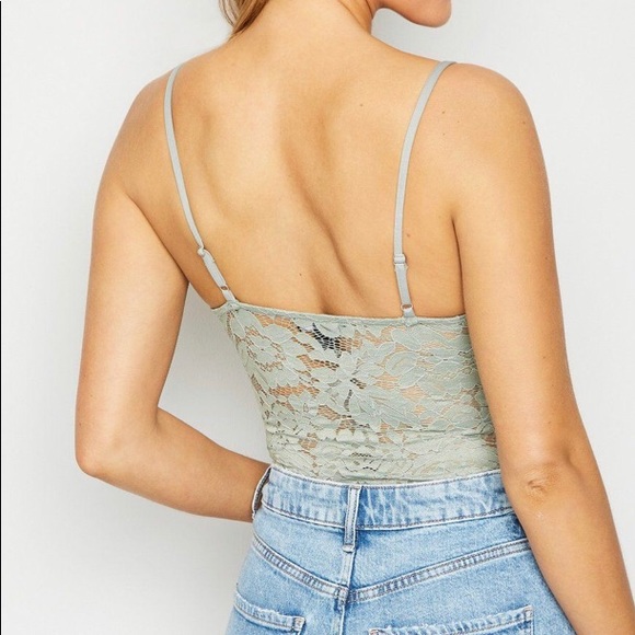 🍋FREE SHIPPING🍋Mint Green Floral Lace Bodysuit - Picture 4 of 5